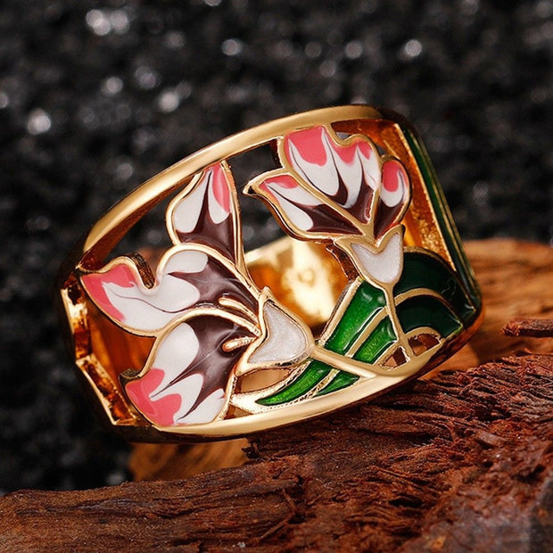Vintage Floral Gold Enamel Ring