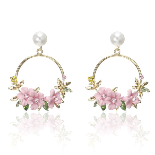 Elegant Gold Flower and Pearl Earrings