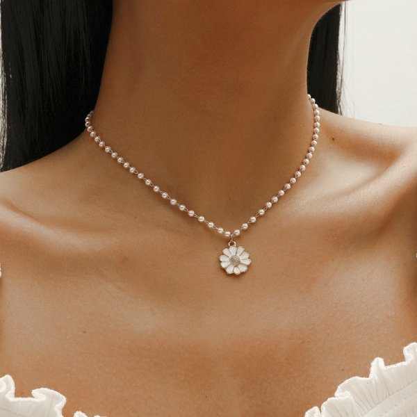 Pearl Daisy Pendant