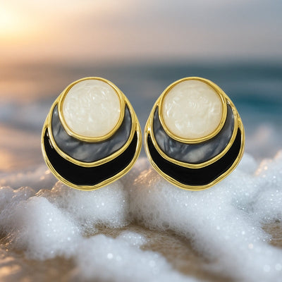 Queen -Tides of Elegance Earring