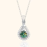 Shiny Emerald Necklace for Timeless style