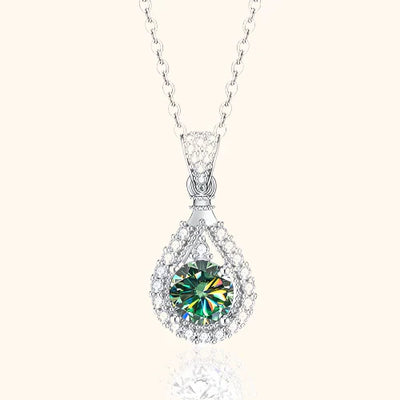 Shiny Emerald Necklace for Timeless style
