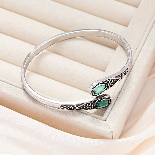 Timeless Silver Bracelet for Classic Elegance