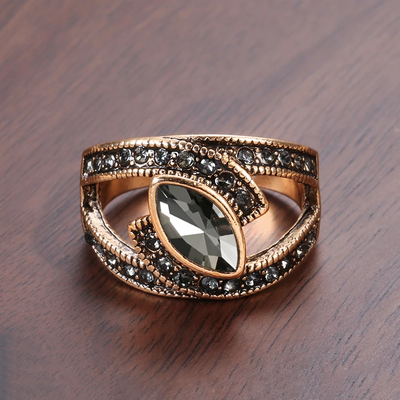 Elegance - Black Crystal Ring